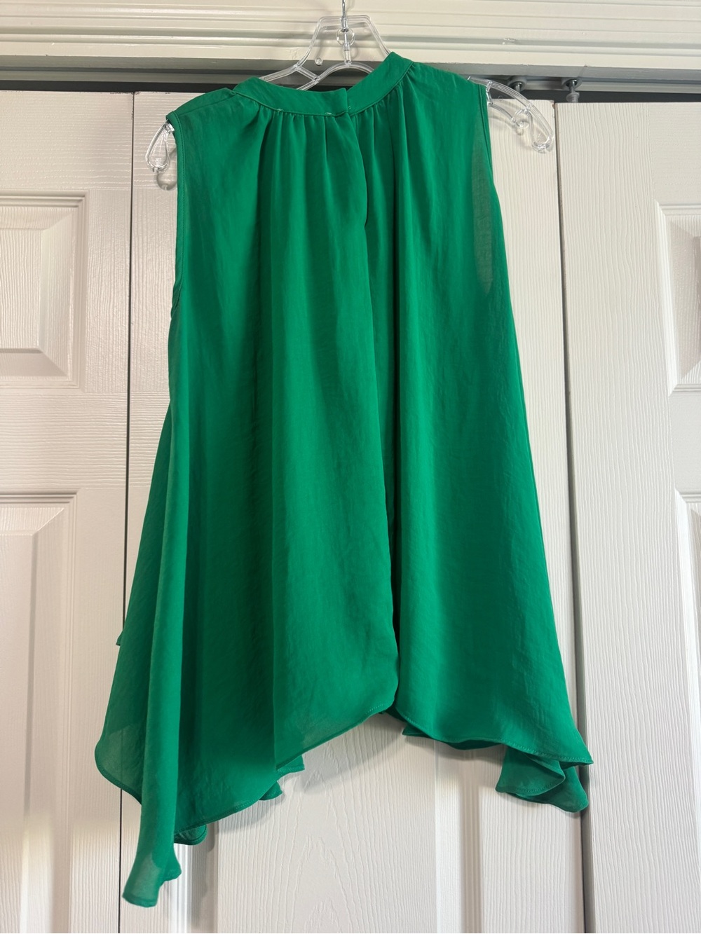 Sleeveless Green Draped Blouse - Picture 4 of 5